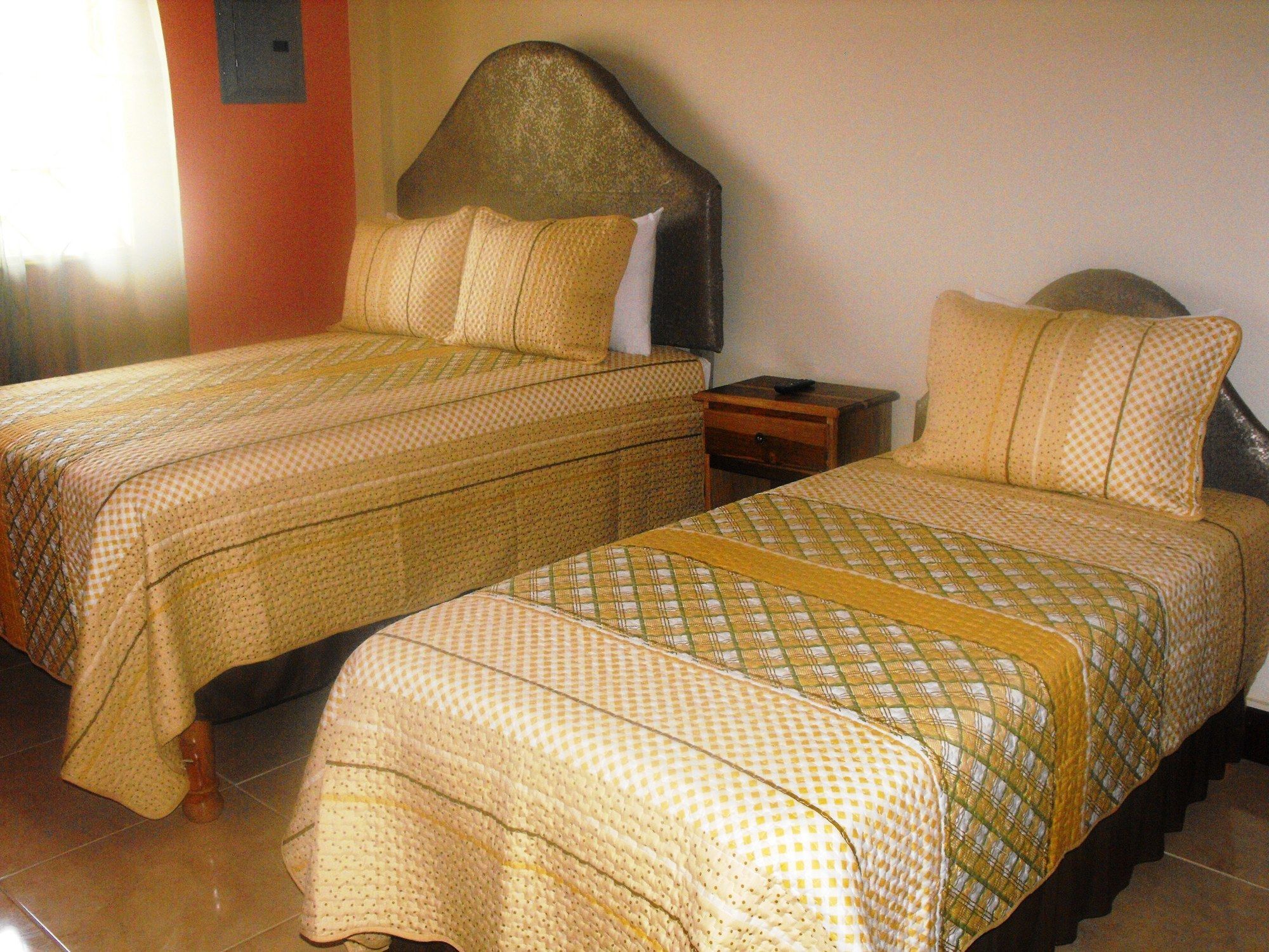מונטגו ביי Hotel Tropik Leadonna מראה חיצוני תמונה